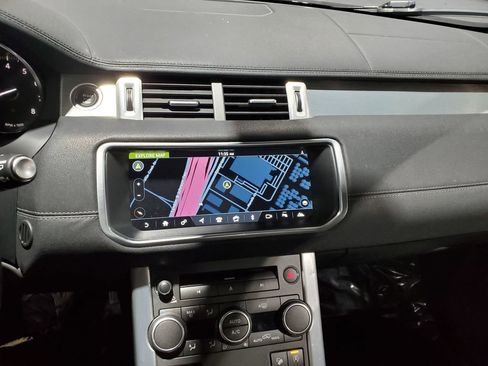 Used 2017 Land Rover Range Rover Evoque SE Premium image 28