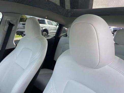 Used 2023 Tesla Model Y Performance image 22