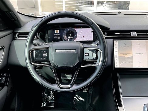 Used 2025 Land Rover Range Rover Velar Dynamic SE image 5