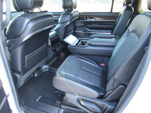 Used 2022 Jeep Grand Wagoneer Series I AWD/4WD image 17