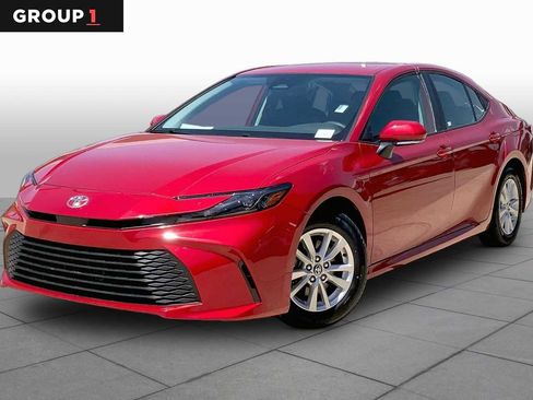 Used 2025 Toyota Camry LE FWD image 1