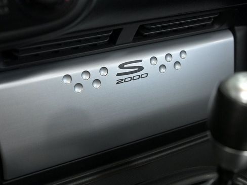 Used 2005 Honda S2000 image 47