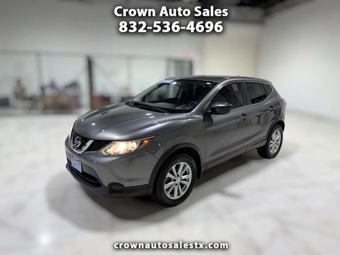 Used 2017 Nissan Rogue Sport S w/ S Appearance Package FWD image 1