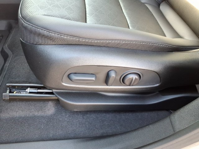New 2027 Chevrolet Bolt LT w/ Dual Panel Sunroof Package FWD image 7