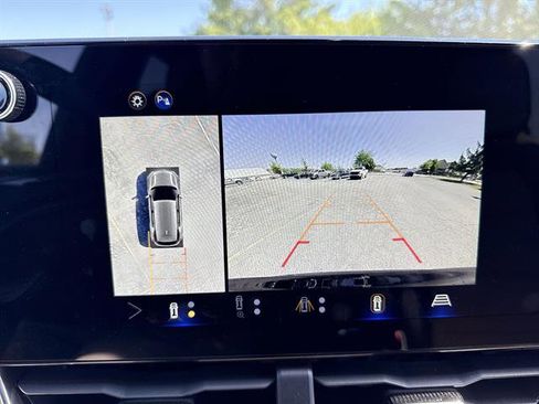 Used 2025 Chevrolet Equinox ACTIV w/ Safety and Technology Package AWD/4WD image 25