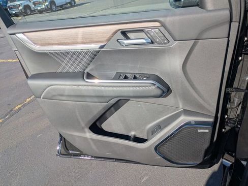 New 2026 GMC Acadia Denali w/ Super Cruise Package image 11