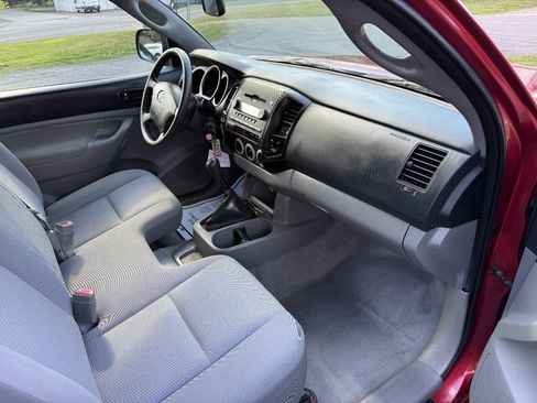 Used 2005 Toyota Tacoma 4x4 Regular Cab image 12