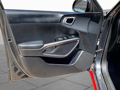 Used 2020 Kia Soul GT-Line FWD image 24