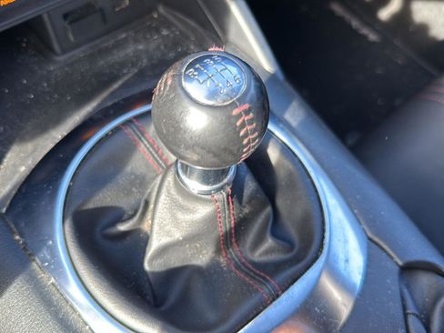 Used 2018 MAZDA MX-5 Miata Club image 5