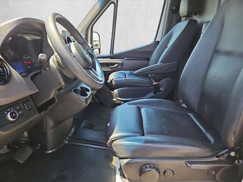 Used 2022 Mercedes-Benz Sprinter 2500 image 22