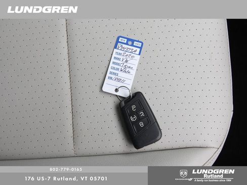 Used 2020 Volkswagen Tiguan SEL w/ 3rd Row Seat Package image 36