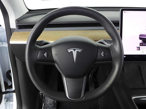 Used 2022 Tesla Model Y Long Range AWD/4WD image 27