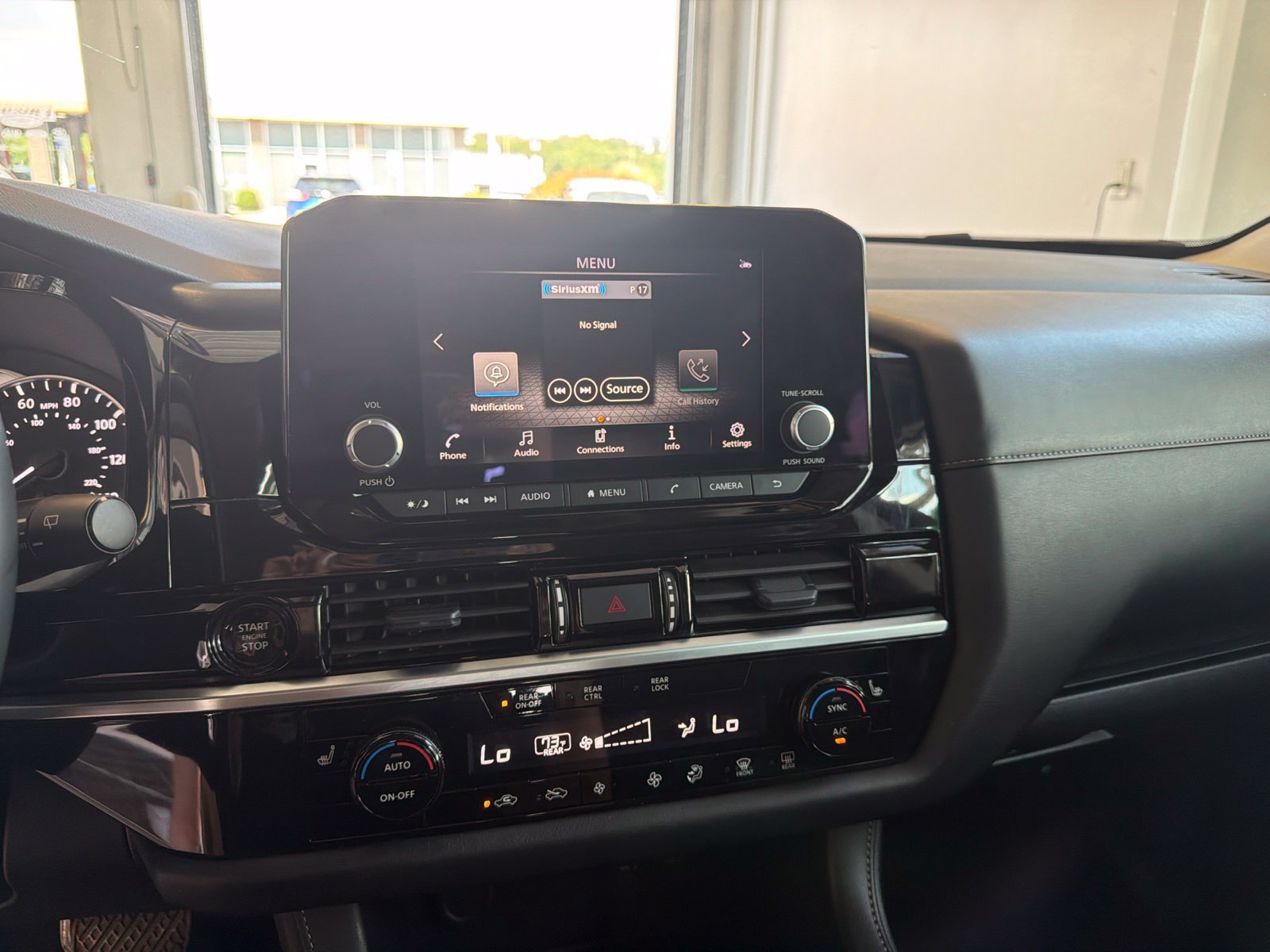 Used 2025 Nissan Pathfinder SV AWD/4WD image 28