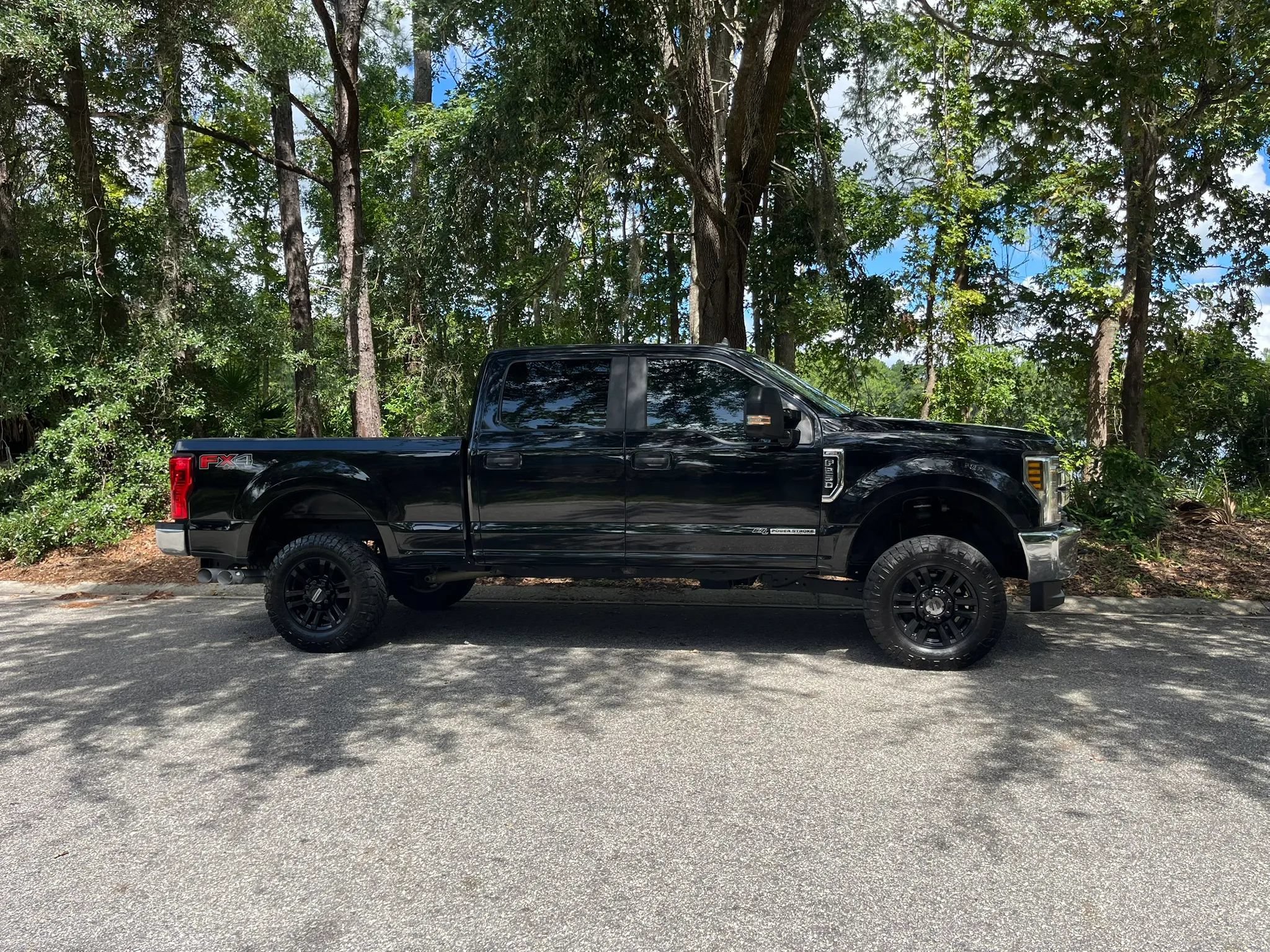 Used 2019 Ford F250 XL w/ STX Appearance Package AWD/4WD image 3