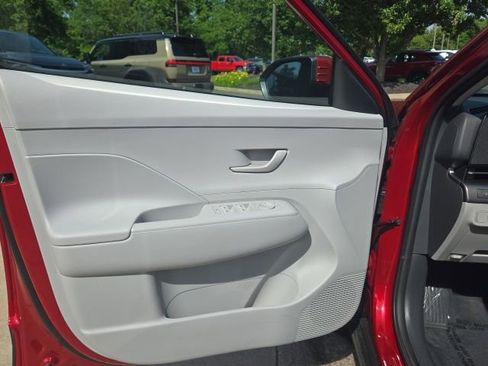 Used 2025 Hyundai Kona SEL AWD/4WD image 10