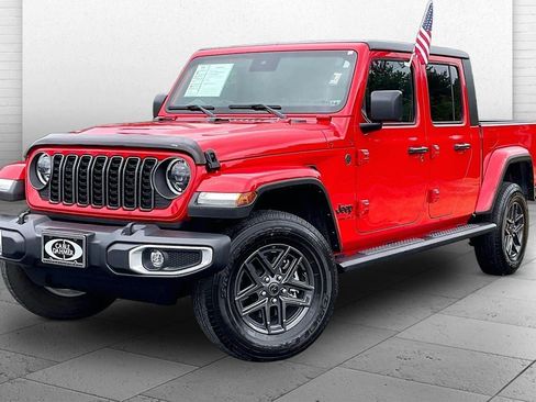 Used 2024 Jeep Gladiator Sport AWD/4WD image 13