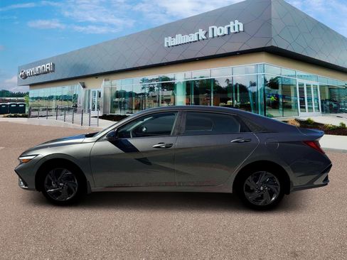 New 2026 Hyundai Elantra SEL Sport FWD image 3