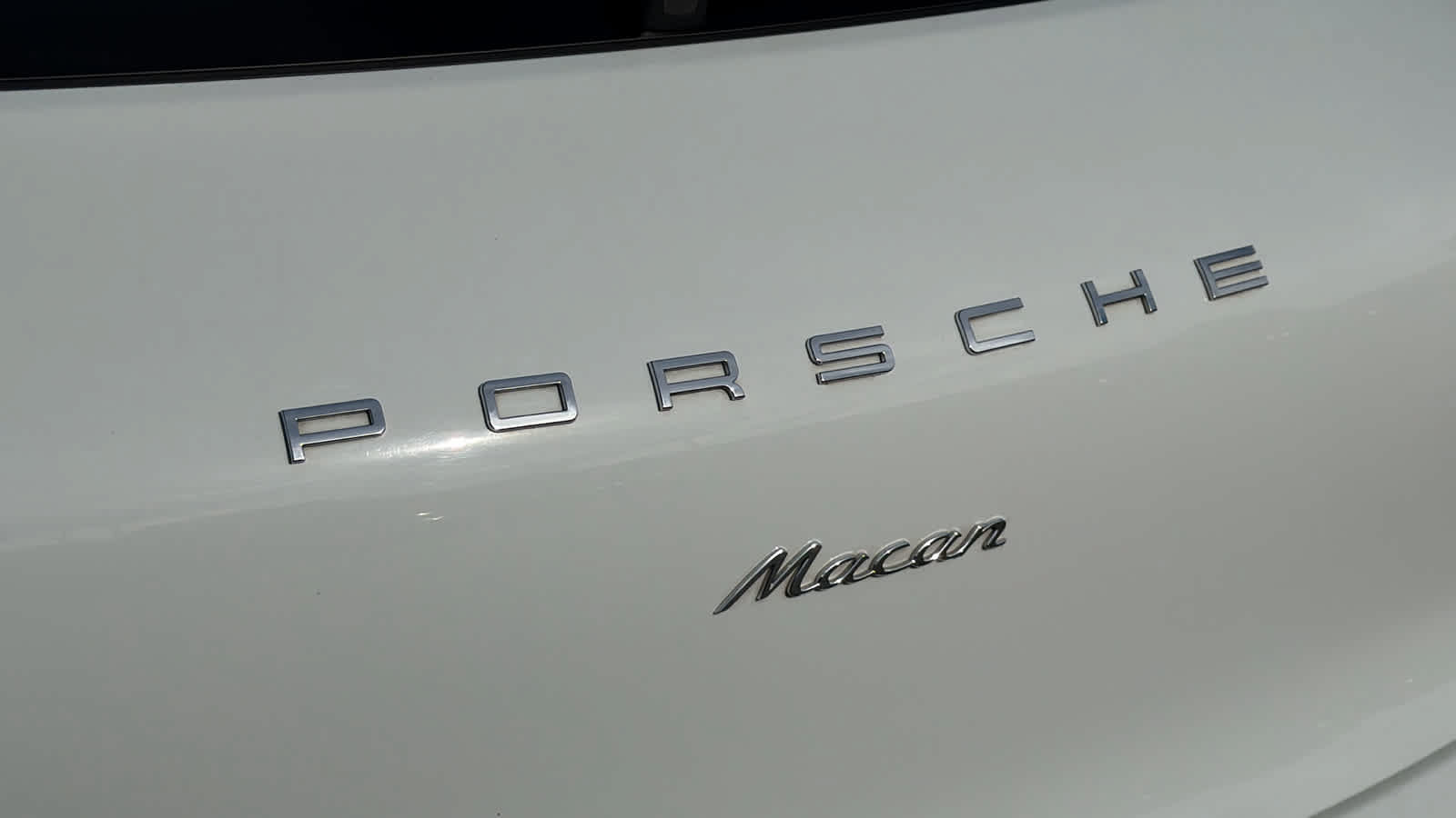 Used 2017 Porsche Macan AWD/4WD image 28