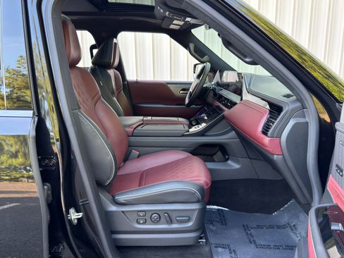 Used 2025 INFINITI QX80 Autograph AWD/4WD image 16