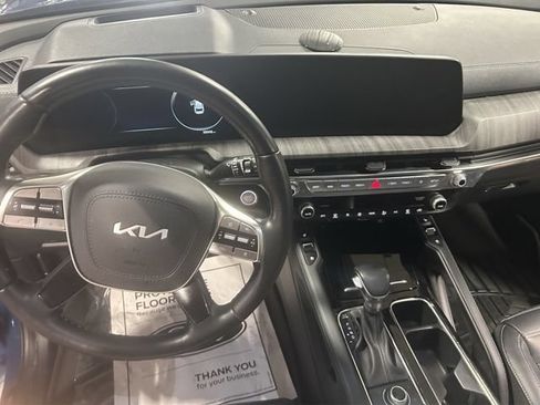 Used 2024 Kia Telluride SX Prestige AWD/4WD image 2