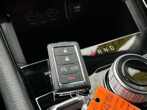 Used 2023 Jeep Grand Cherokee L Limited AWD/4WD image 54
