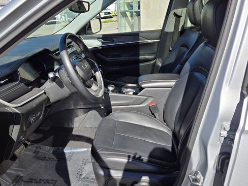 Used 2021 Jeep Grand Cherokee L Limited w/ MOPAR Finishing Package image 4