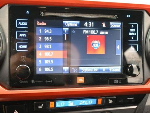 Used 2016 Toyota Tacoma TRD Sport image 18