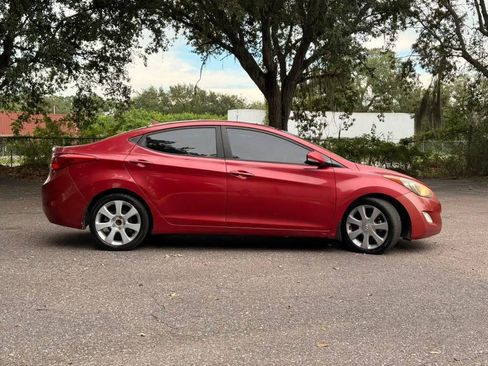Used 2013 Hyundai Elantra Limited w/ Technology Pkg FWD image 4