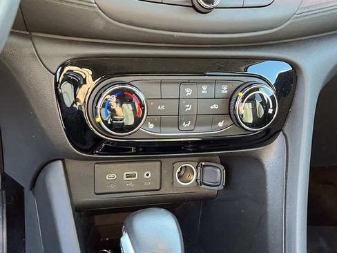 Used 2023 Buick Encore GX Preferred w/ Cold Weather Comfort Package FWD image 30