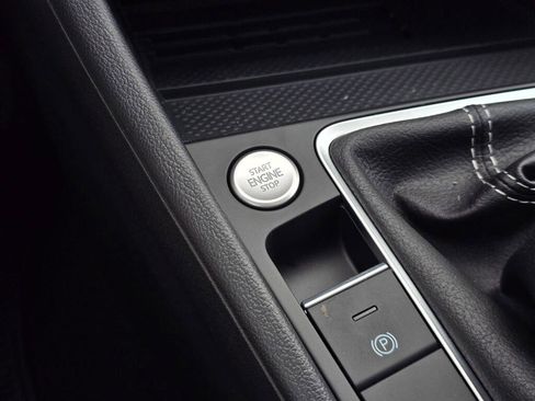 New 2026 Volkswagen Jetta SE FWD image 29