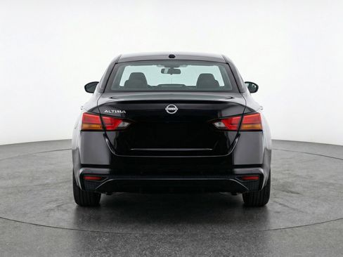 Used 2025 Nissan Altima 2.5 SV FWD image 7