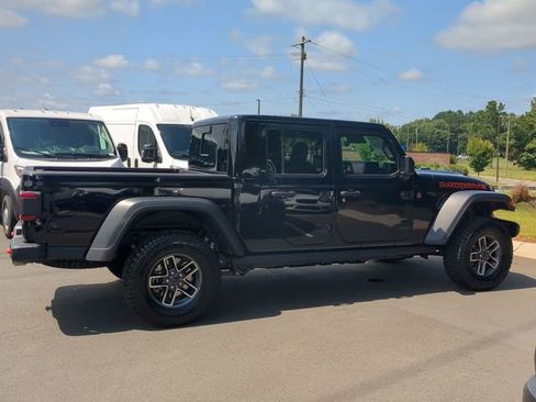 New 2025 Jeep Gladiator Mojave w/ Convenience Group image 14