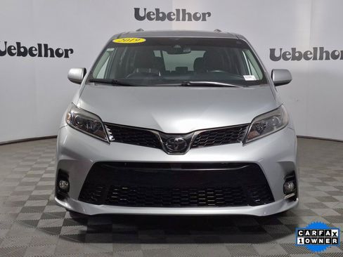 Used 2019 Toyota Sienna SE image 2