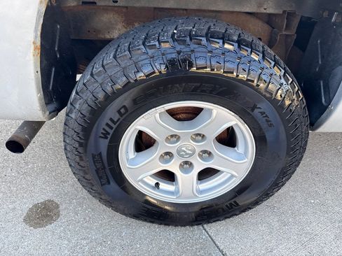 Used 2005 Dodge Dakota SLT image 16