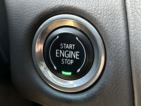 Used 2021 GMC Yukon SLT image 17