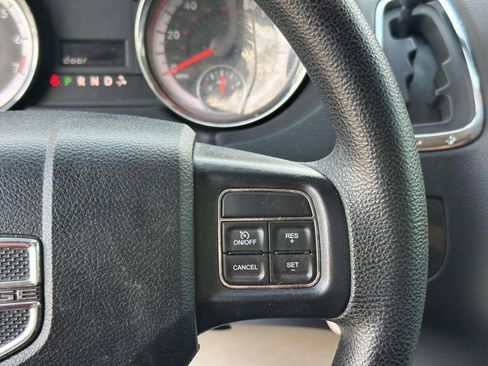 Used 2019 Dodge Grand Caravan SE FWD image 17