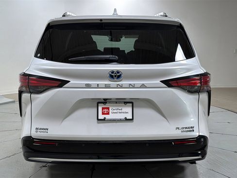 Certified 2023 Toyota Sienna Platinum image 4