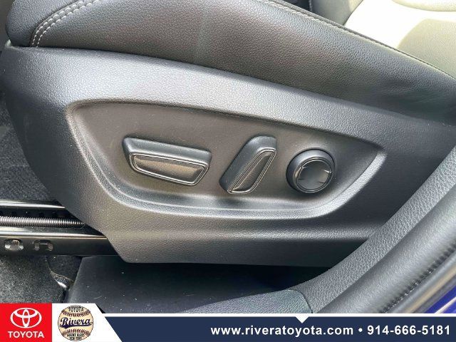 Used 2023 Toyota Corolla Cross XLE w/ Convenience Package AWD/4WD image 19