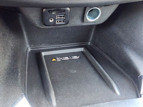 Used 2023 Chevrolet Traverse Premier FWD image 17