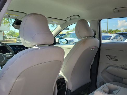 Used 2025 Hyundai Kona SEL AWD/4WD image 12