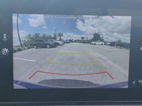 Used 2024 Hyundai Elantra SEL FWD image 25