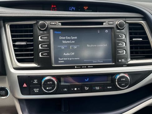Used 2018 Toyota Highlander XLE FWD image 24