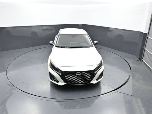 New 2026 Nissan Altima 2.5 SR AWD/4WD image 14
