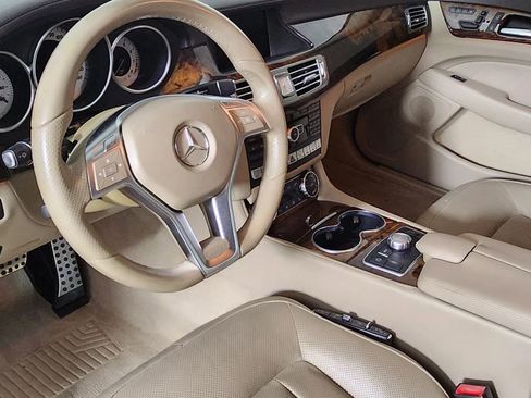Used 2014 Mercedes-Benz CLS 550 w/ Premium 1 Package image 11
