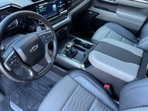 Used 2025 Chevrolet Silverado 1500 ZR2 w/ Technology Package image 10