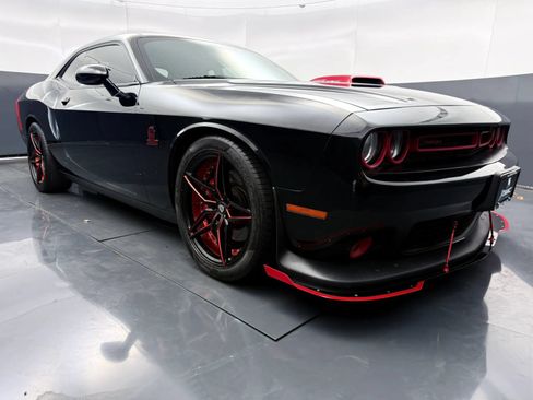 Used 2016 Dodge Challenger R/T Scat Pack RWD image 1