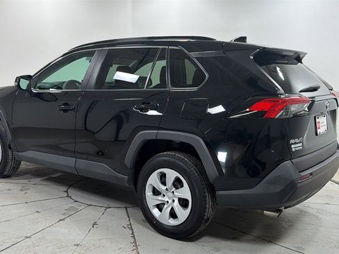 Used 2020 Toyota RAV4 LE image 7
