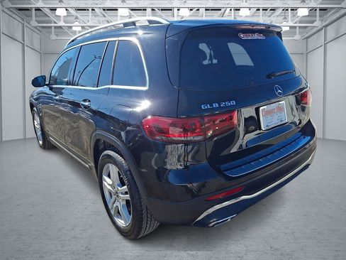 Used 2023 Mercedes-Benz GLB 250 4MATIC image 3