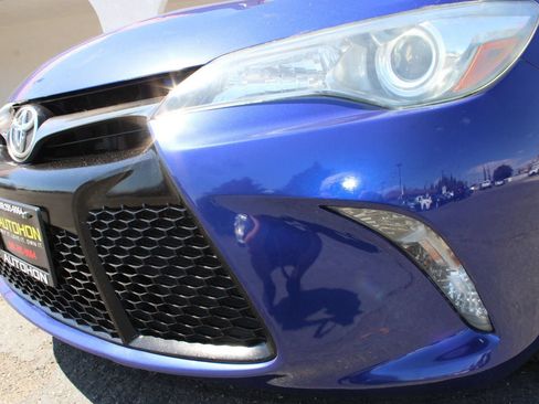 Used 2016 Toyota Camry SE FWD image 4