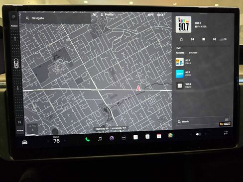 Used 2023 Tesla Model X image 29